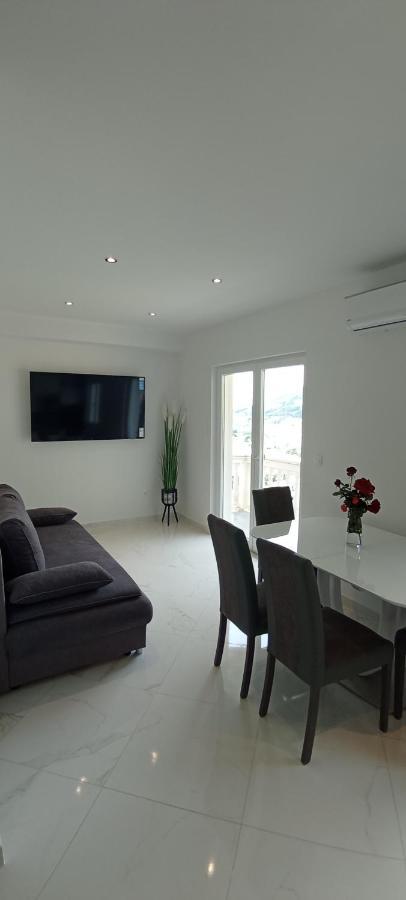 Apartman Stipan Omis Exterior photo